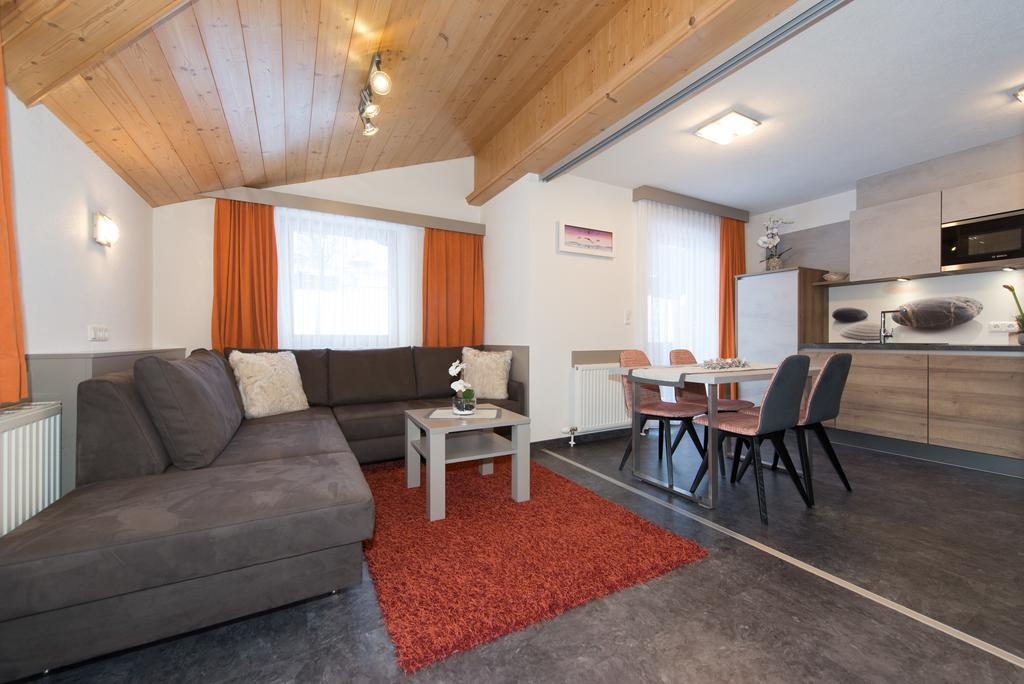 Appartements Schneezauber Lermoos Habitación foto
